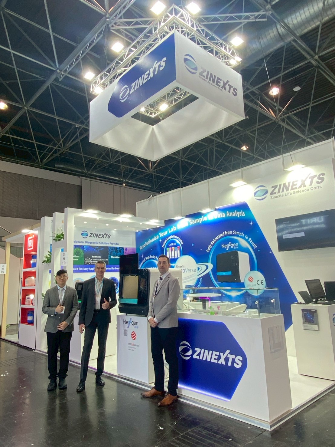 LINE_ALBUM_Medica 2025 Day 1_251118_4